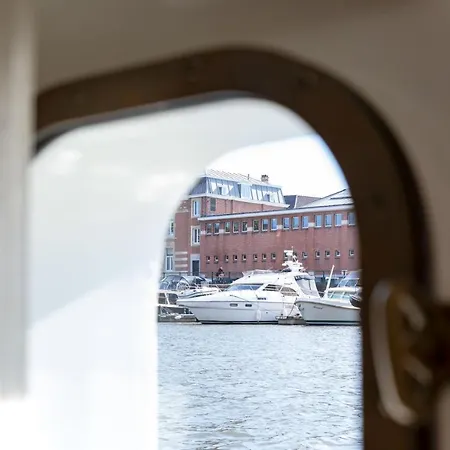 Botel The Boatel *
